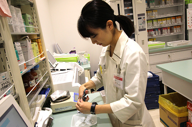 錦324ビル店 夏目 沙矢香 アマノ 採用ページ 薬剤師 総合職 ビューティーアドバイザー